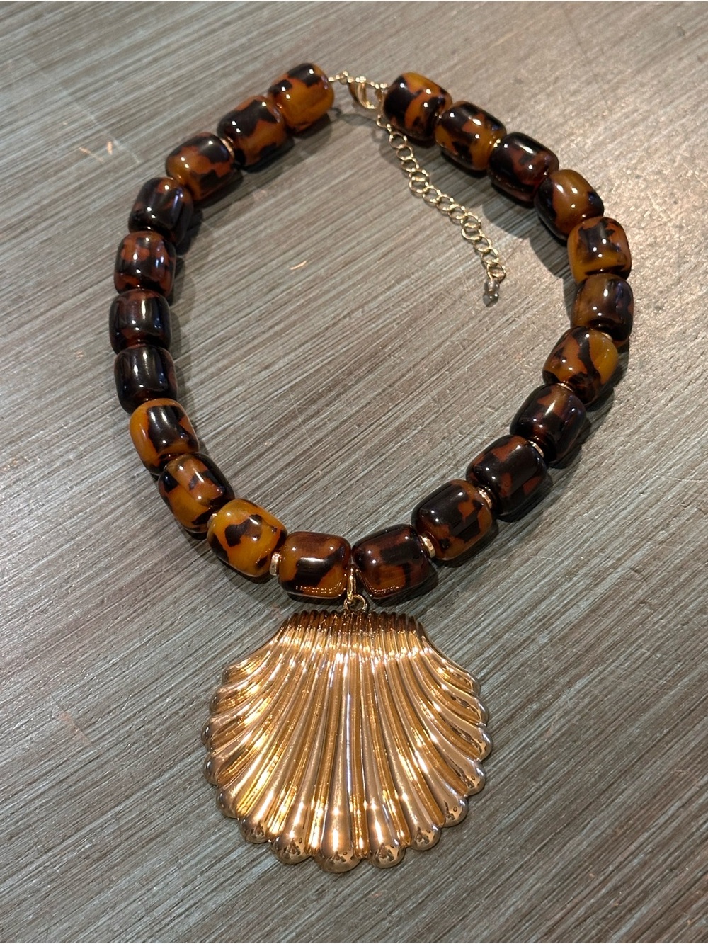 Julietta Gold Shell Pendant Necklace with Tortoiseshell Beads - Picture 2 of 14
